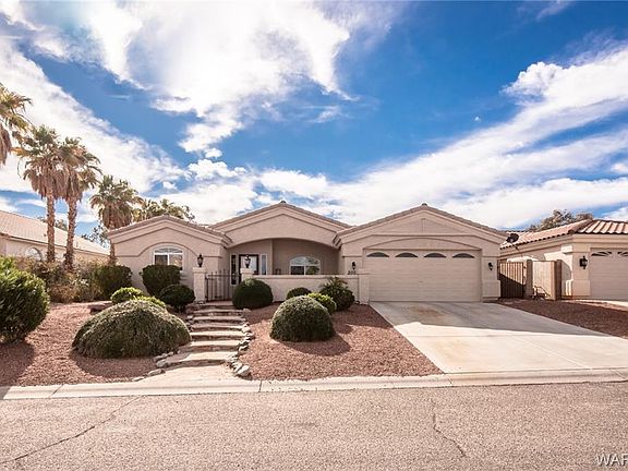 2nd image of 2052 E Desert Lakes Dr
