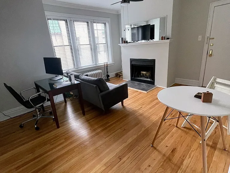 631 W Roscoe St #D3 — Photo 3