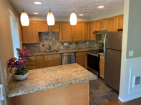 12500 SW Karen St APT 6, Tigard, OR 97223
