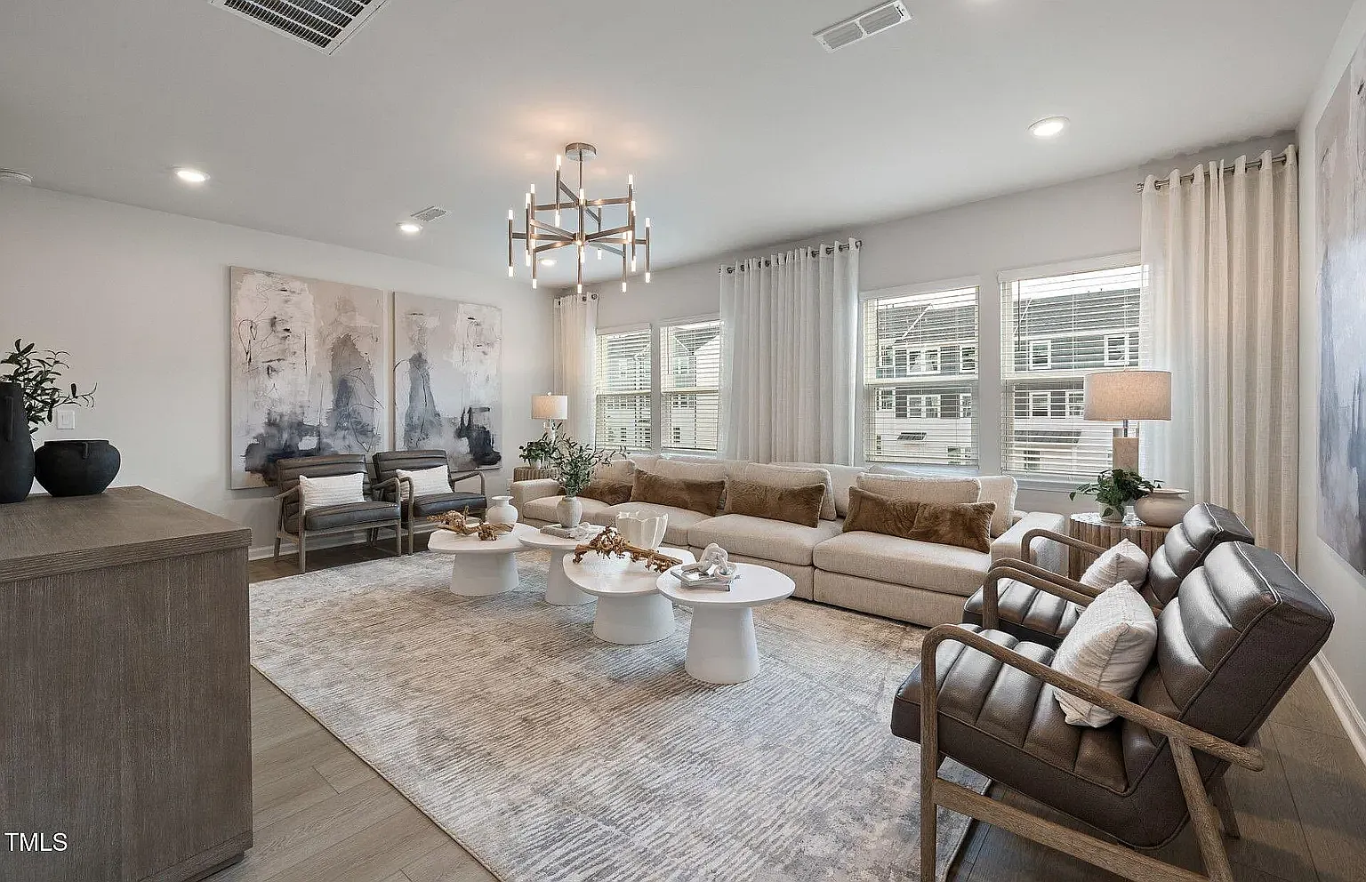 4 bed, 3.5 bath, 2099 sqft, $2,425 — Photo 4