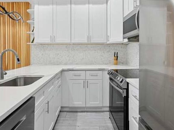 2nd image of 3111 W Diamond St Floor 2