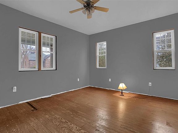 5th image of 419 Plum St