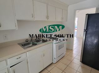 216 1/2 E Charlton Ln, Savannah, GA 31401