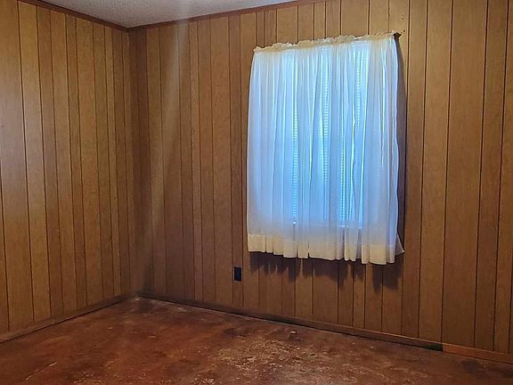 3rd image of 1911 Lackey St