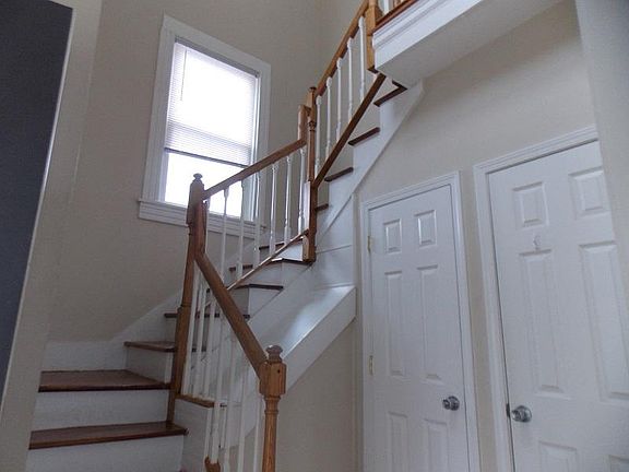 3rd image of 511 Kimball Ave