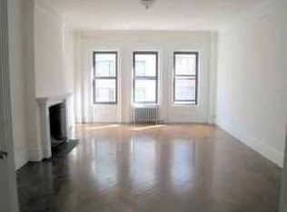 12 Village Dr, Saugerties, NY 12477