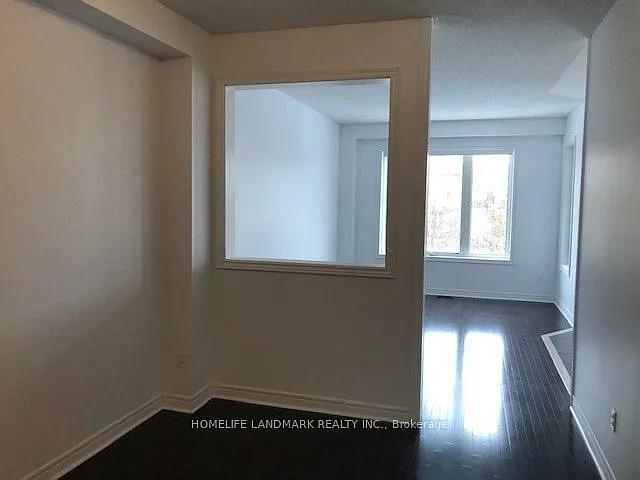37 Napanee St — Photo 9
