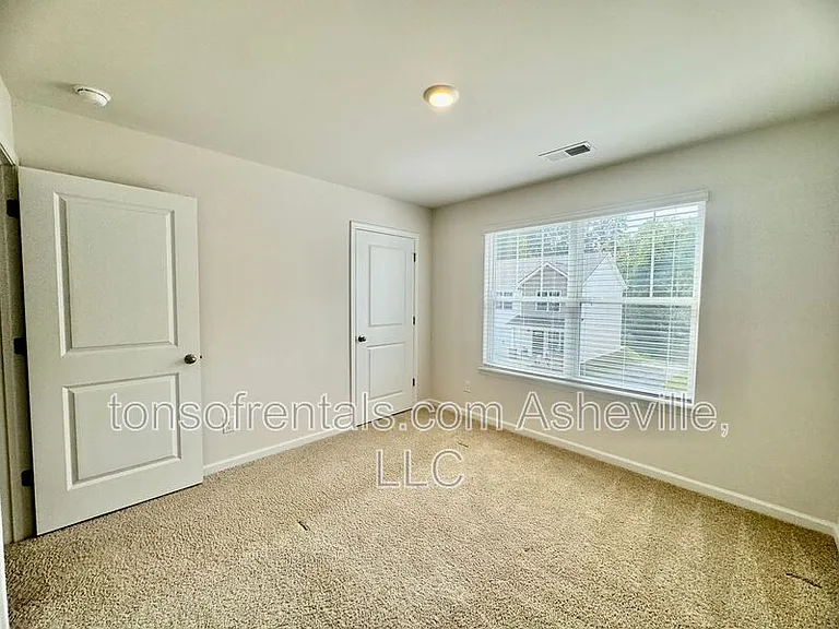 6 Chambers Garden Dr — Photo 17