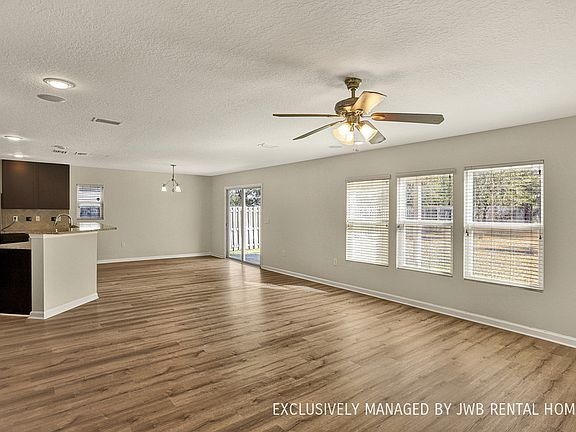4th image of 12158 Alexandra Dr