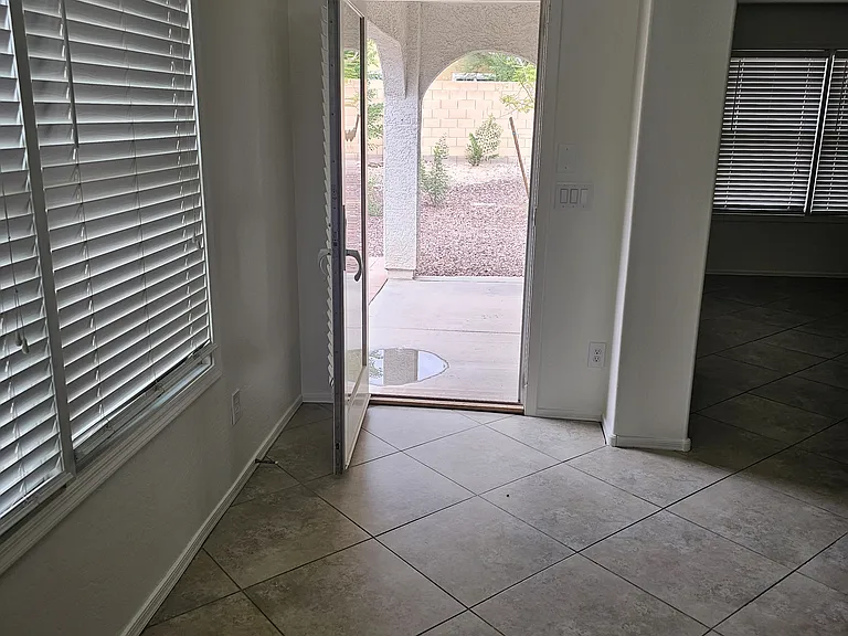 3145 N 302nd Ln — Photo 6