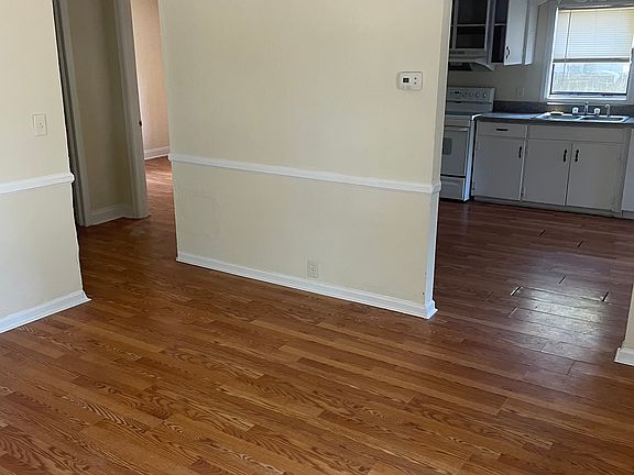 2nd image of 821 Locust St