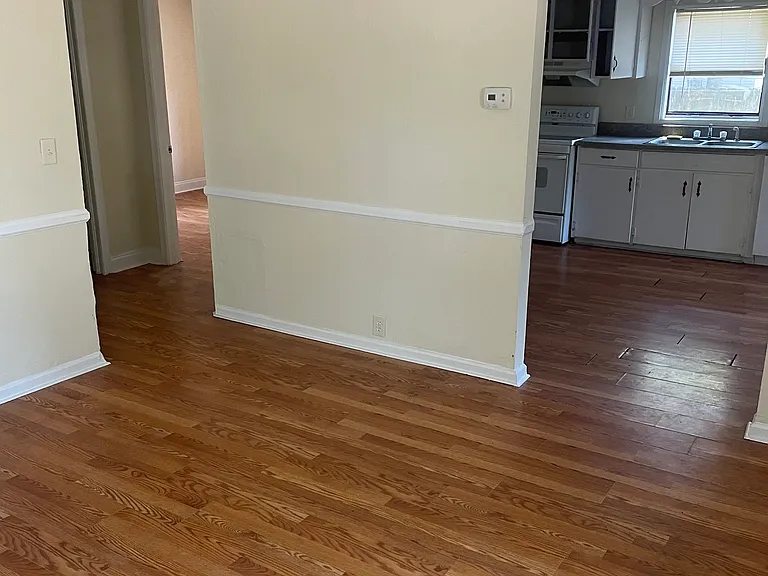 821 Locust St — Photo 2