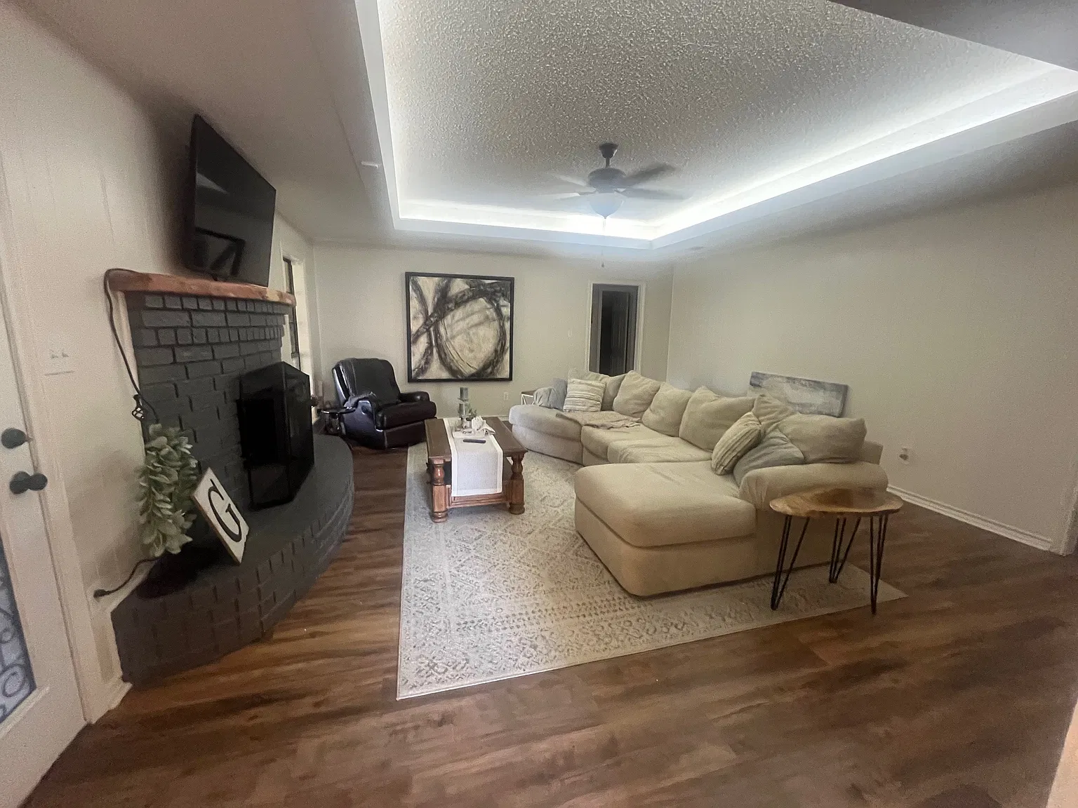 3 bed, 1866 sqft, $2,500 — Photo 3