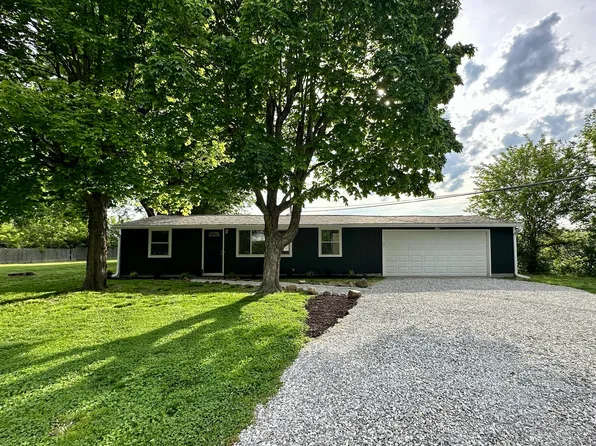 1074 Center St, Martinsville, IN 46151