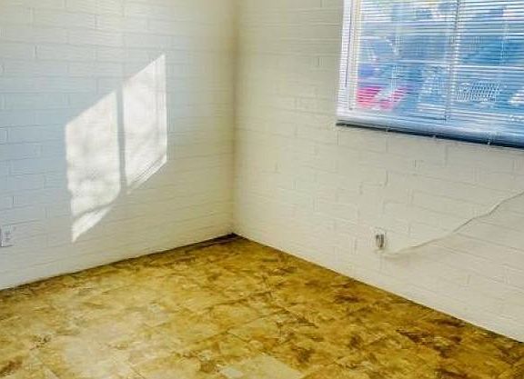 3rd image of 2750 N Balboa Ave APT 5107