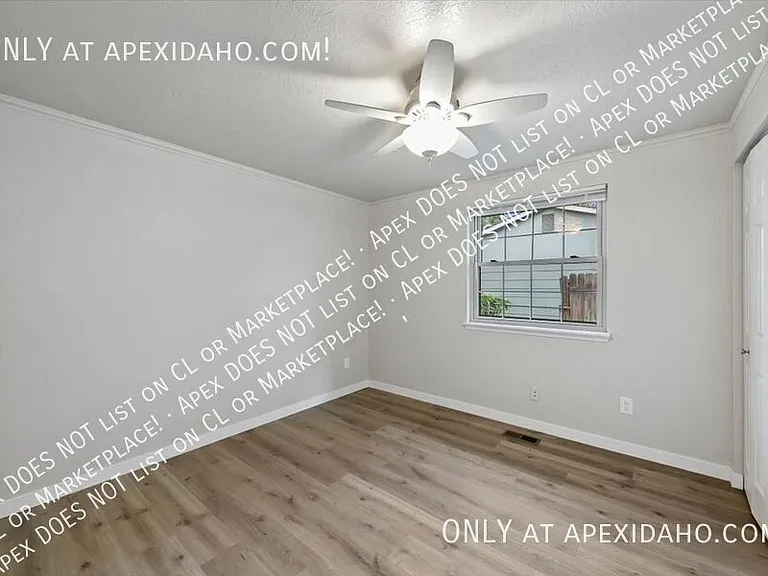 249 S Harlan Pl — Photo 19