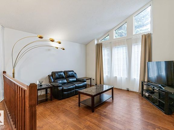 5th image of 4340 33rd St NW