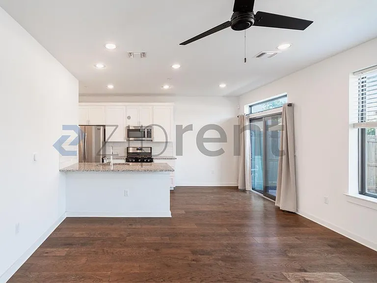6409 Berkman Dr #7 — Photo 3