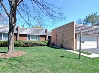 1868 Somerset Ln, Northbrook, IL 60062
