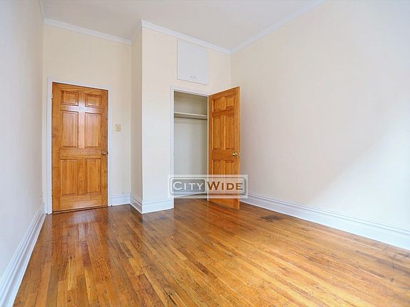 4th image of 121 W 69th St APT 5F
