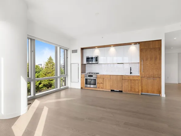 75 Park Lane South image 11 of 38