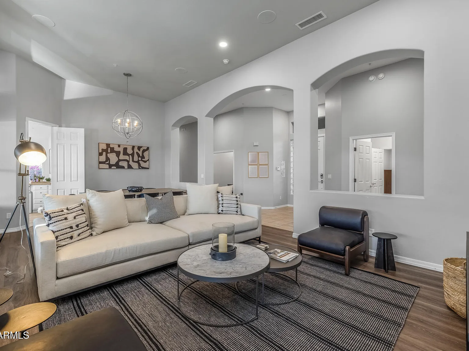 4 bed, 3.0 bath, 2830 sqft, $5,000 — Photo 4