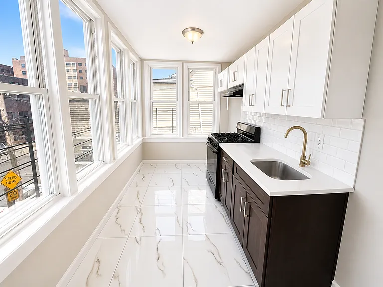 163-165 Lehigh Ave #3 — Photo 3
