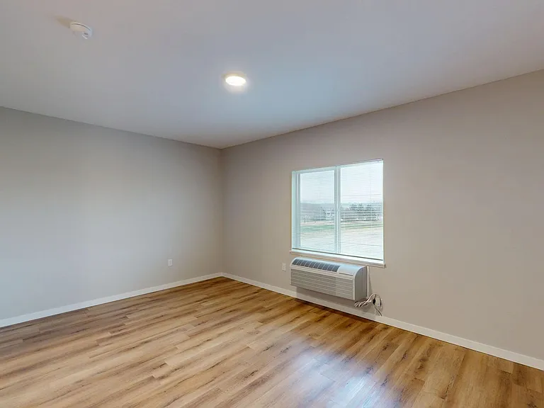 South Pointe Apartments — Photo 21