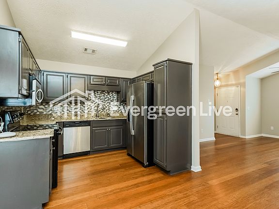 5th image of 318 Ashton Pl