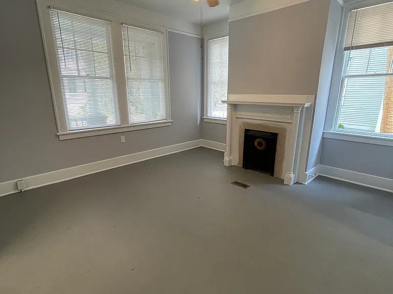 2218 Whitaker St #A — Photo 8