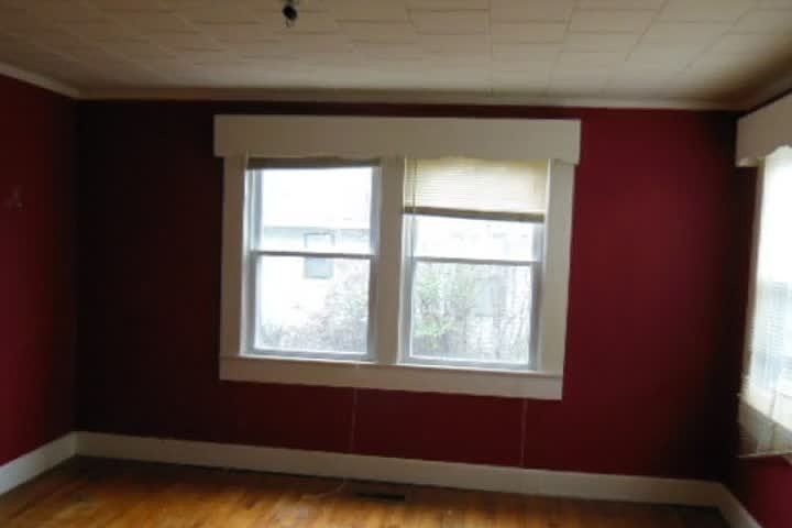 2nd image of 431 Woodlawn Ave