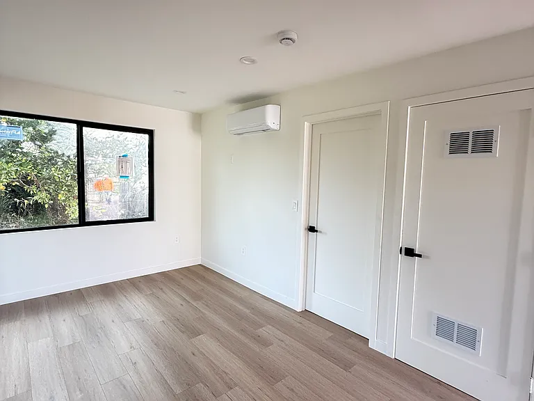 14632 Pacific St — Photo 2