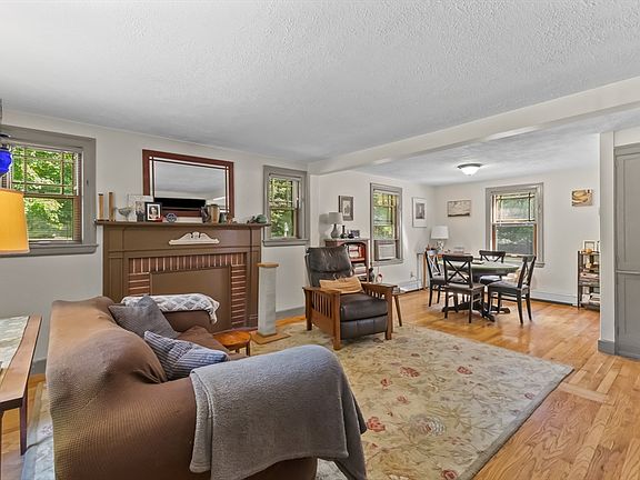 3rd image of 33 Spruce St