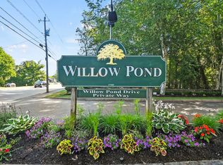 1 Willow Pond Dr UNIT 1, Rockland, MA 02370