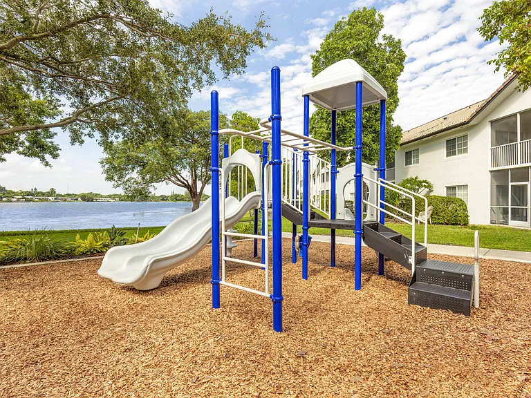 Bell Coconut Creek — Photo 26