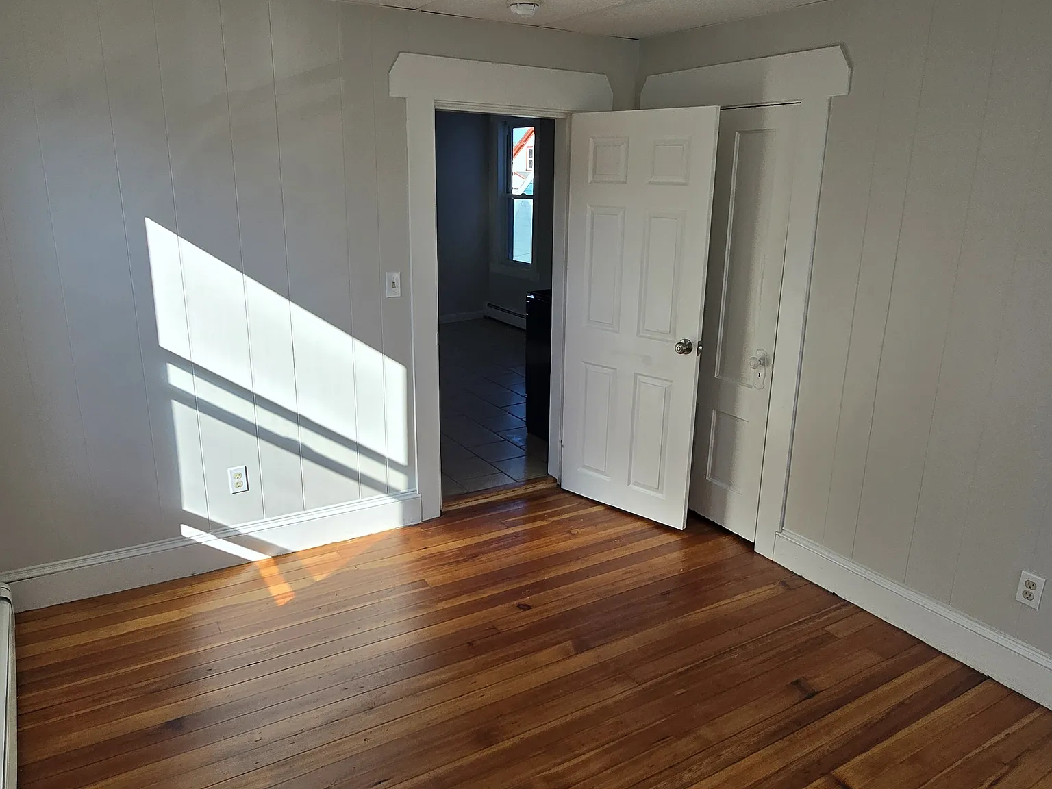 3 bed, 1200 sqft, $1,950 — Photo 4