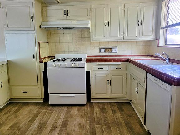 5th image of 836 W Huntington Dr APT Aa