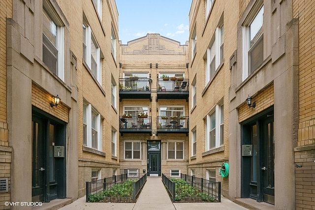 1st image of 2547 N Clark St APT 1S