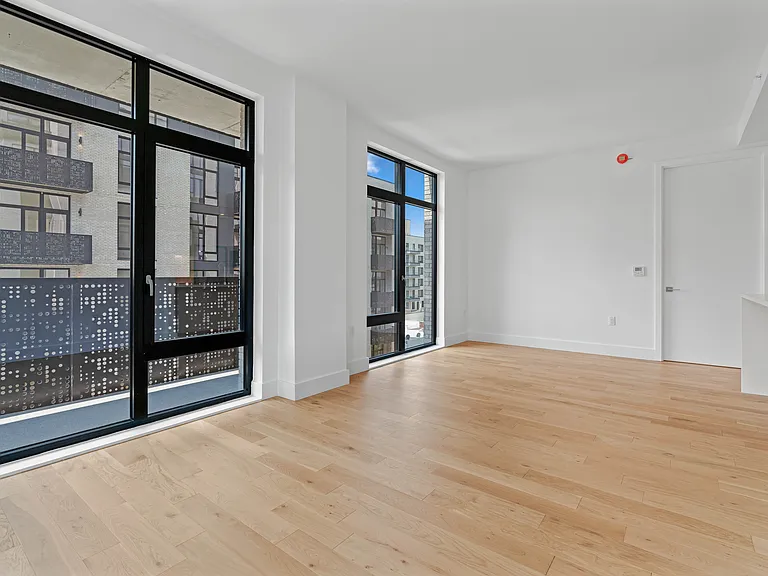 38-27 32nd St #902 — Photo 8