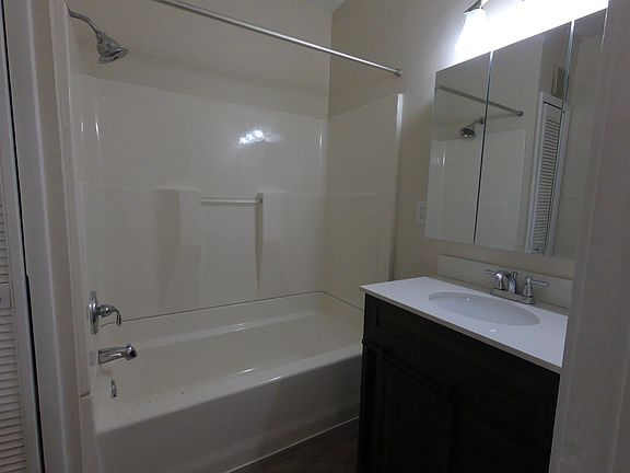 3rd image of 2701 Seymour Ave APT 4