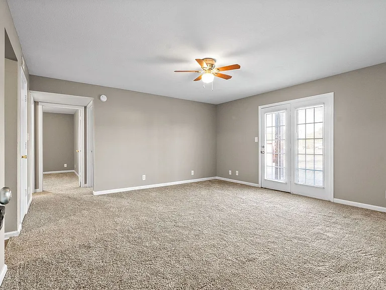 2 Bedroom Apartment For Rent Near Post! — Photo 24