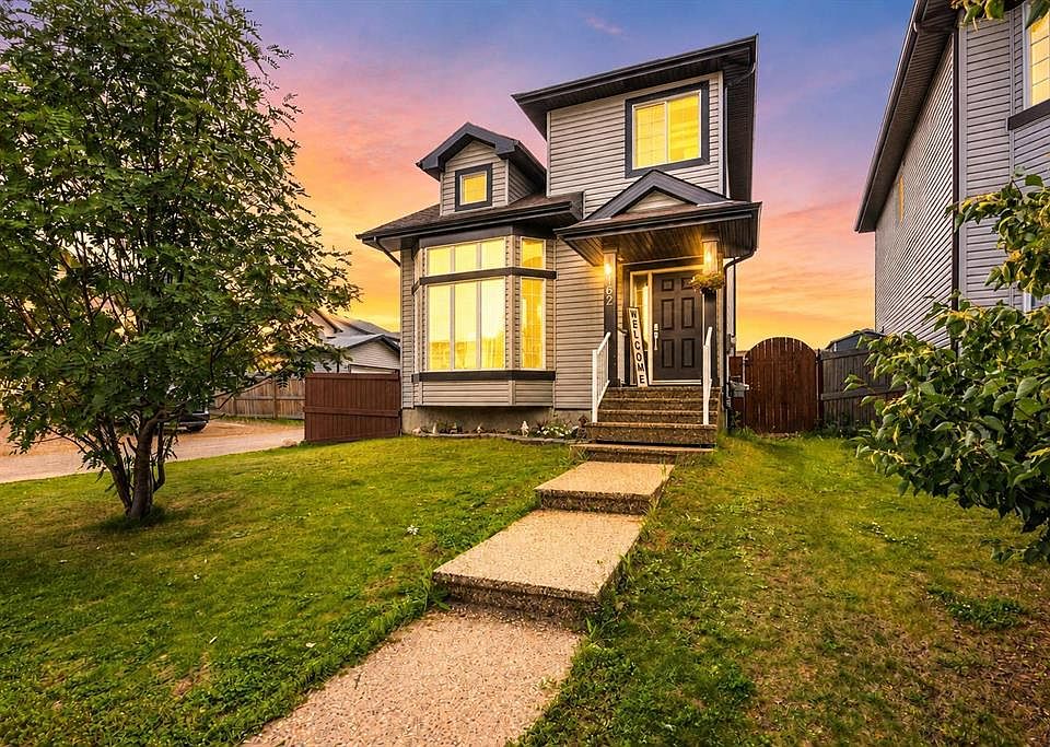 1st image of 162 NE Chestnut Way