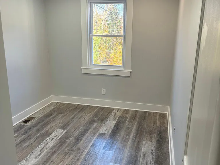 1102 Woodheights Ave — Photo 21
