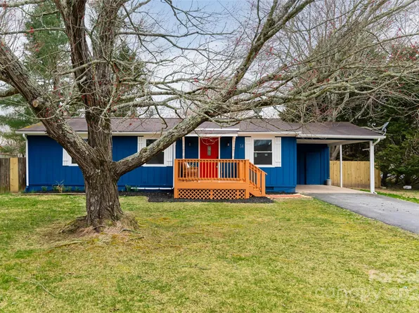 14 E Sugar Maple Dr, Hendersonville, NC 28739