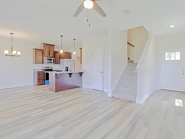 803 Abode Ave — Photo 4