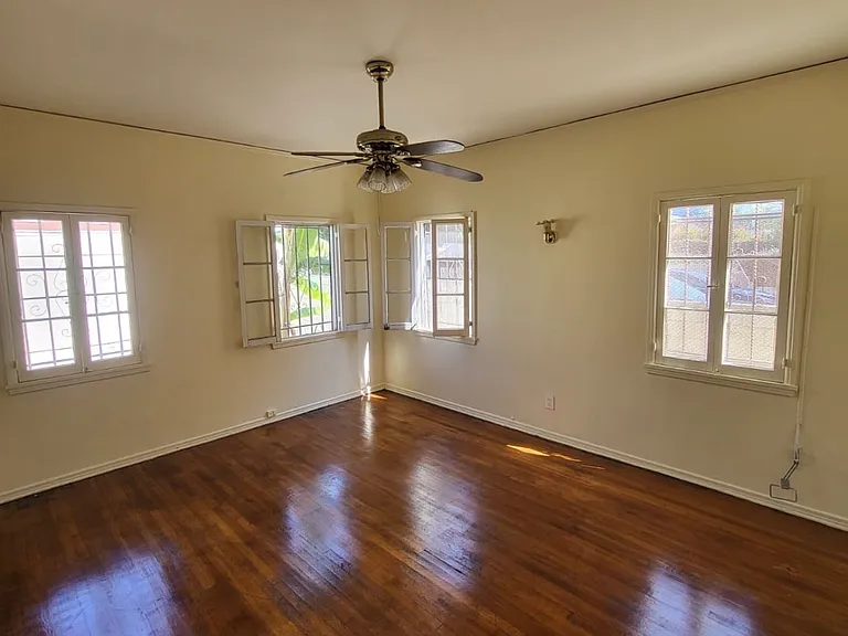 1820 S Wilton Pl — Photo 11
