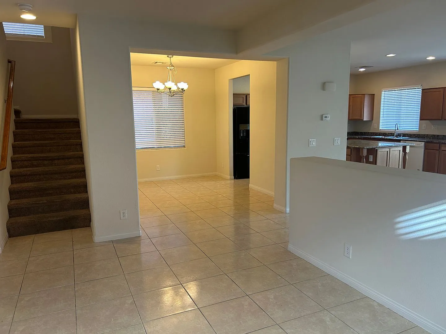 4 Bedroom home in Rhodes Ranch — Photo 4