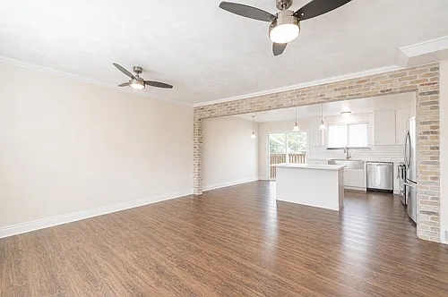 879 S 1635 W Photo 1