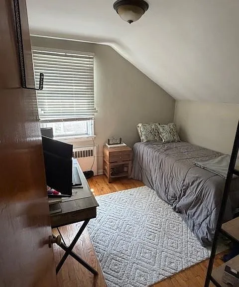 1086 1st Ave — Photo 6