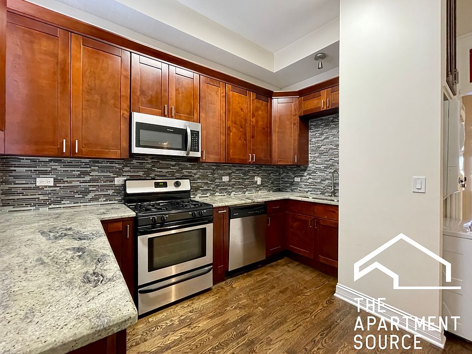 1st image of 2027 W Armitage Ave #2